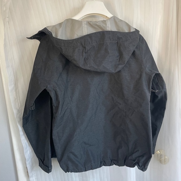 North Face Venture 2 Dryvent Jacket with Taped Seams, Gray, Women's Medium - Picture 9 of 12